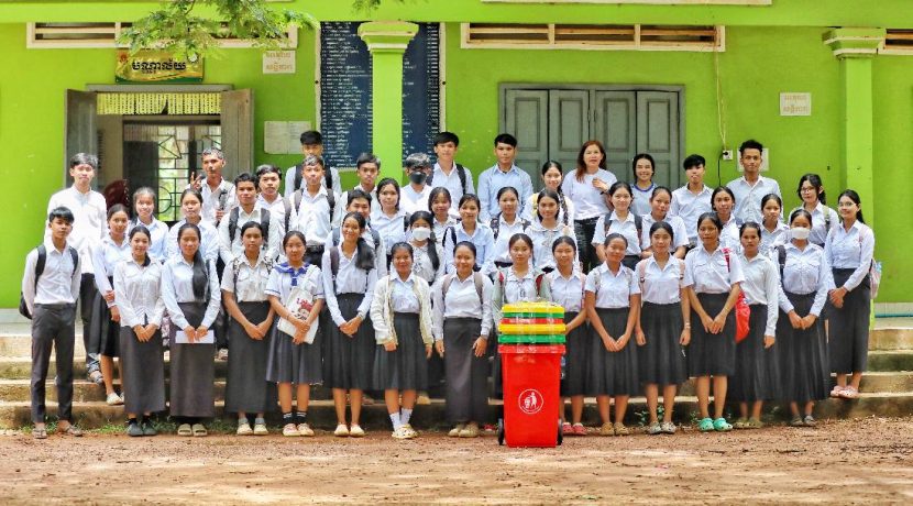 On July 5, 2025, the Cambodian Youth Network Association, in collaboration with Sandan High School in Sandan District, Kampong Thom Province, organized a sharing session on “Clean Environment and Climate Change.”